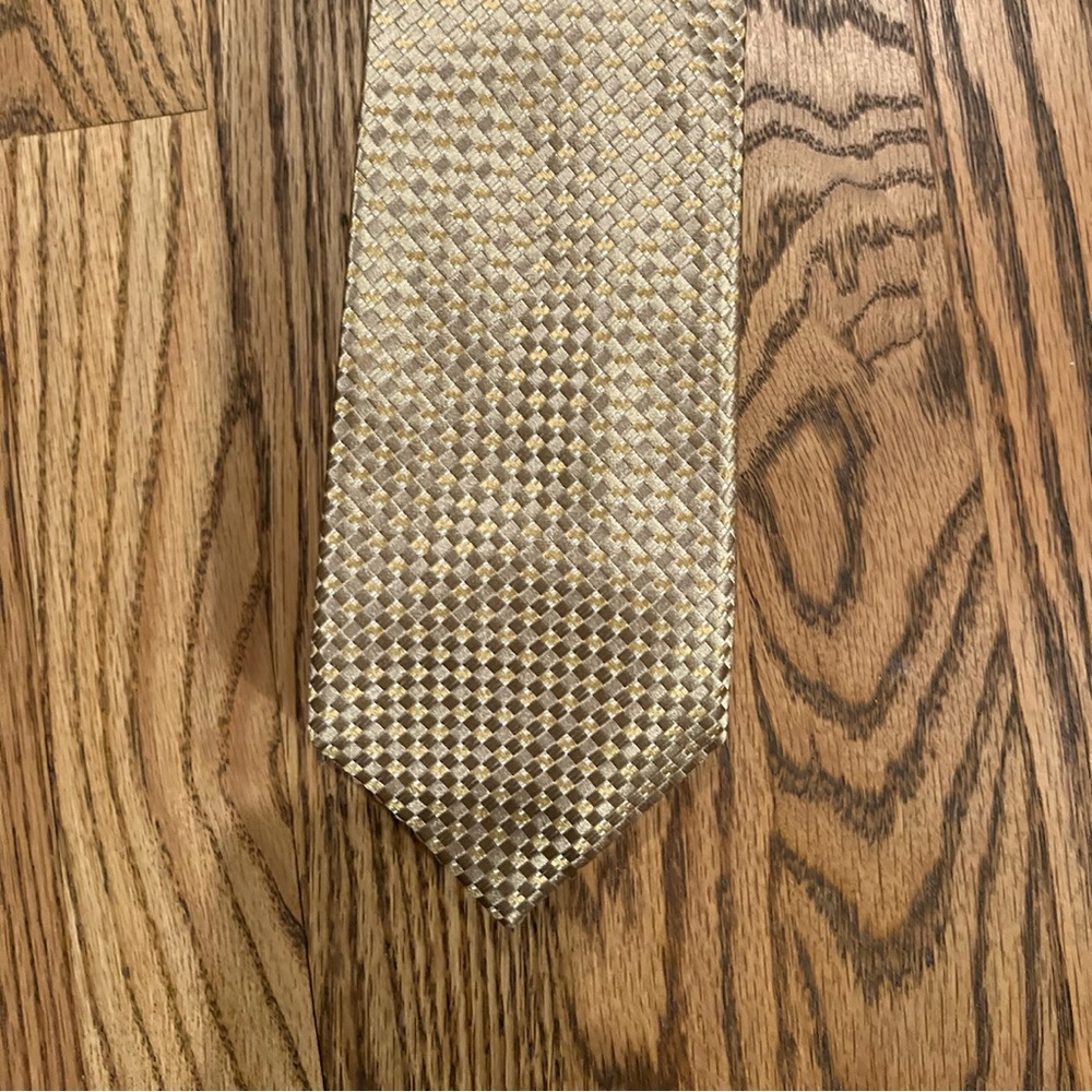 100% silk tie.